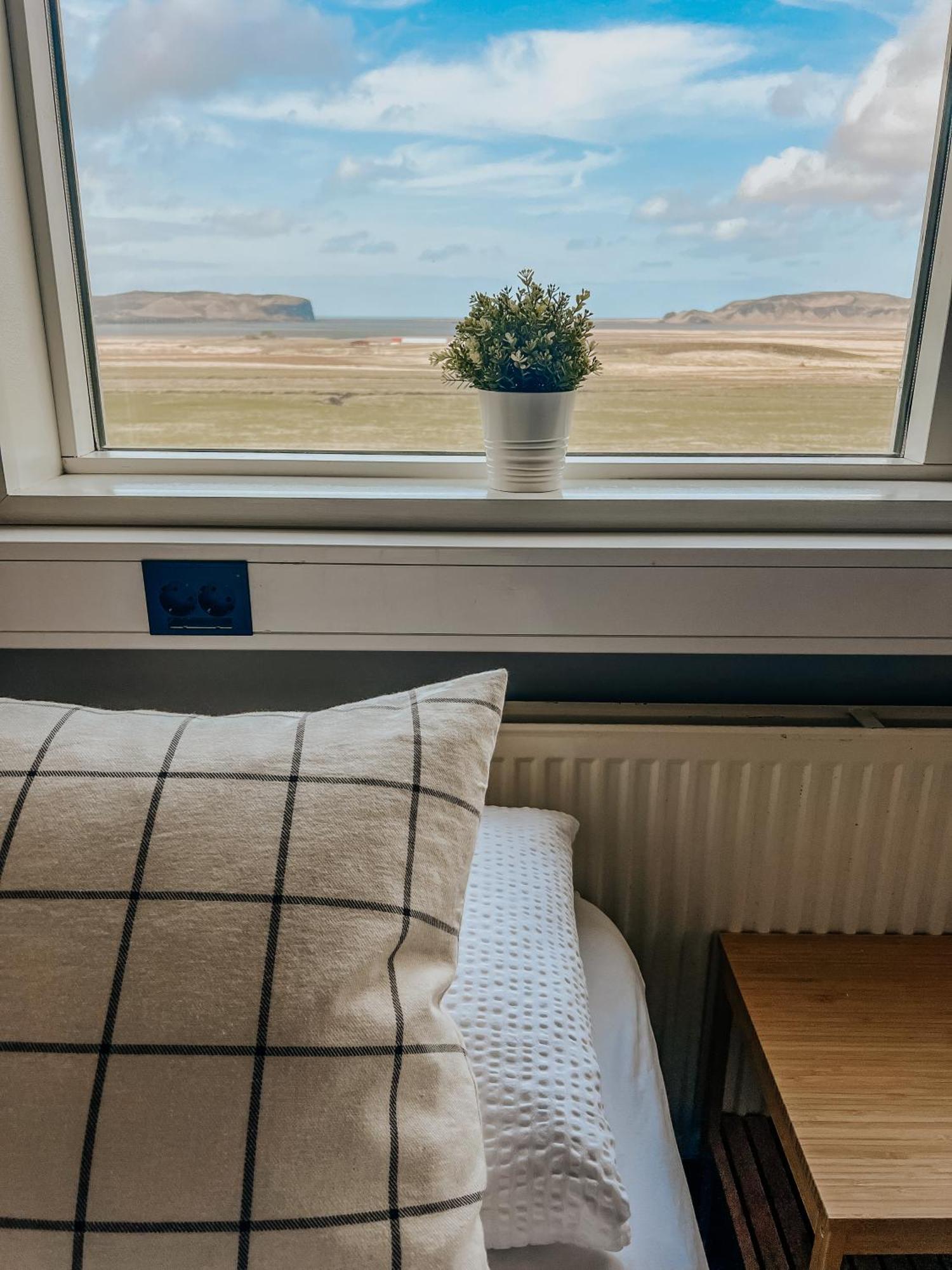 Guesthouse Reynir Vik i Myrdal Bagian luar foto