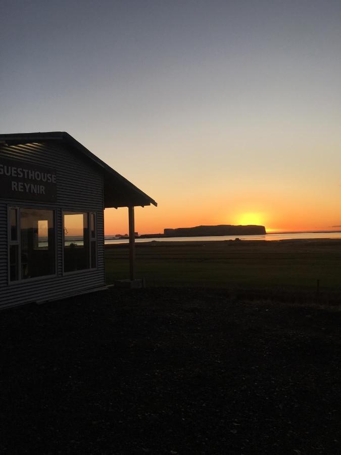 Guesthouse Reynir Vik i Myrdal Bagian luar foto